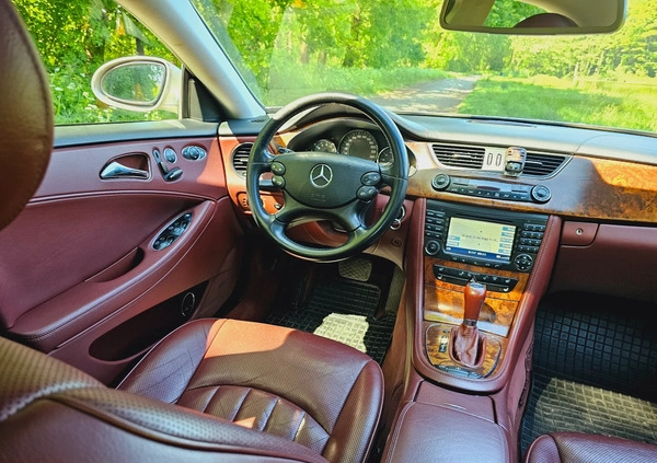 Mercedes-Benz CLS cena 29900 przebieg: 247410, rok produkcji 2005 z Chełmża małe 466